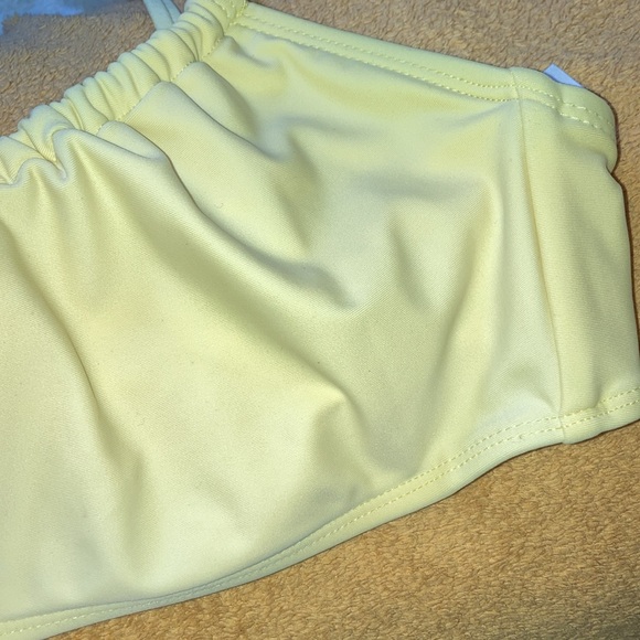 Adorable yellow bikini with gold accents top large 11/13 bottom medium - Picture 12 of 12